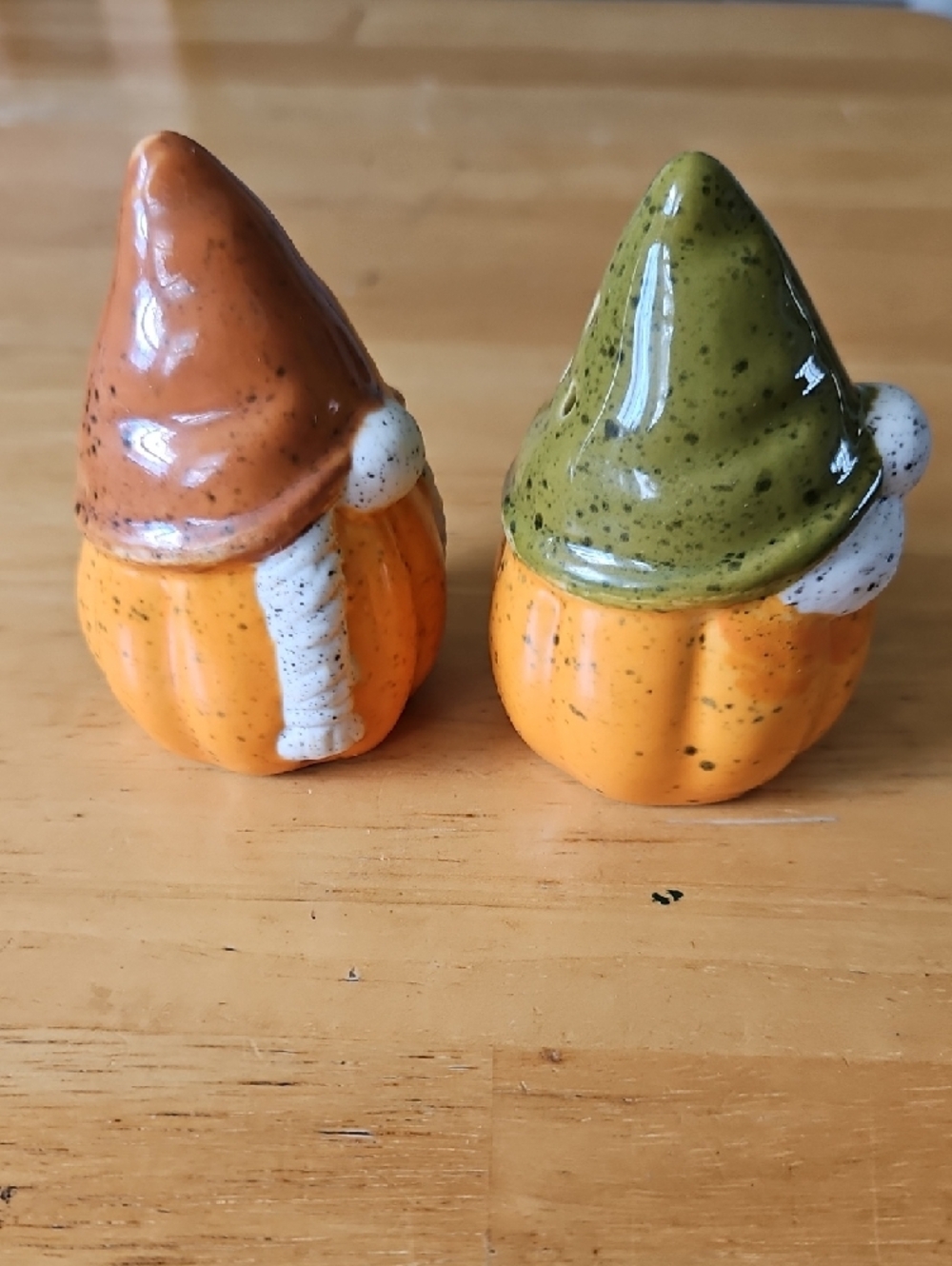 Pumpkin Gnome Salt & Pepper Shakers - Picture 4 of 8